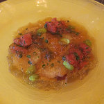 丹、帆立、蛸など魚介がふんだんに入っているジュレ