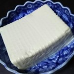 横井商店 - お皿に盛った絹ごし豆腐