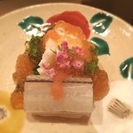 まき村 - サヨリの昆布締めと菜の花の梅肉和え