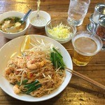 バンコック ポニー食堂 - 2016.2パッタイ800円とあっさりスープ50円にブール100円