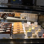 パティスリー プラン - 2016年１月2階ショコラティエショーケース