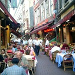 Chez LEON - レストランが所狭しと並ぶイロ・サクレ地区