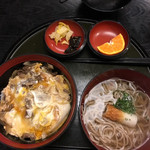 Niijima - ミニ牛とじ丼(他人丼)とミニそば