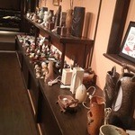 かね吉 一燈庵 - 食事処への通路に並ぶオブジェは3年前と同じでした。