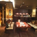 かね吉 一燈庵 - ロビーの奥にはバーがあります。