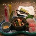 かね吉 一燈庵 - 旬魚のお造り。稲取の金目鯛、須崎港の鰹など4種に天城産山葵、自家製刺身醤油を着けて頂きます。流石は地元産魚介‼と感じました。