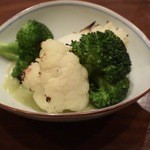 蕎麦切り 酒 大愚 - ブロッコリーとカリフラワー