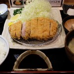 とんかつ いわい - 特選ロースかつ定食