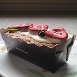 ドルチェフェリーチェ - イチゴのパウンドケーキ