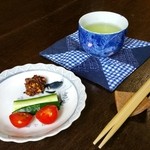 弦 - お通しのそば味噌と野菜