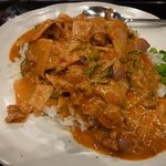 カルダモン． - 赤唐辛子のタイ風レッドカレー（砂ズリ入り）をご飯にかけて！