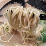 大砲ラーメン - 麺上げ