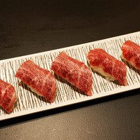 哲の肉寿司　（2貫）
