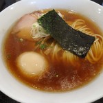 支那ソバ 小むろ - 「支那ソバ（醤油）」680円＋「味付け玉子」100円也。