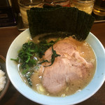 寿々喜家 曙町店 - ラーメン並＋チャーシュー＋海苔