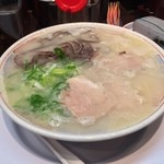 元祖 名島亭 - ラー博は俺の社員食堂。  築炉釜出しとんこつラーメソ！  今日もベタカタで。きくらげもねぎもプリタツでウレシイ♡  あっさり、しかし、旨味しっかり。イイね！