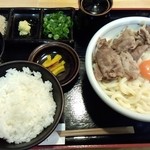 手造りうどん 楽々 - 黒毛和牛肉釜玉＆玉子かけごはん