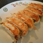 餃子の王将  - 餃子一人前　焼きが甘い