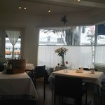 イルマーレ - 依田シェフは常連客との話に夢中でした。折角の従業員たちの努力と美味しい料理が～(-_-ﾒ)