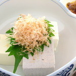 h Ichigoya - こだわり豆腐の「冷奴」。大豆本来の旨みをお楽しみいただけます。