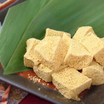 Ichigoya - 素材にこだわった「自家製わらび餅」。バニラ・抹茶・黒ごまの追加トッピングもできます♪