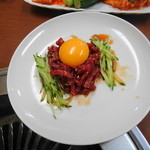 焼肉中村 - 桜ユッケ