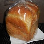 2ヶ月待ち 湯種山食パン（1本540円、1斤270円） レコルト （recolte）パン 移転オープン（兵庫区）