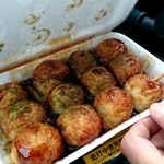 Takoyaki Mura - 「たこ焼き村」たこ焼き400円