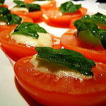 fino - 温めた完熟トマトとモッツァレラのカプレーぜ
