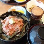 山源 - ねぎトロ丼。