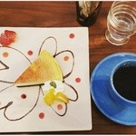 Secret Time Cafe - コーヒー&ﾍﾞｲｸﾄﾞﾁｰｽﾞｹｰｷセット　￥750