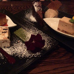 ラ・ブリーズ - デザート 左から かぼちゃのプリン ヌガーグラッセ 抹茶のテリーヌ ガトーショコラ フランス産栗を使ったアイスクリーム リンゴのクリームタルト