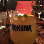 ラ・ブリーズ - オランジーナスプリッツァー 490円 とグラスワイン650円