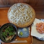 石碾蕎麦　おもだか - 鴨汁そば¥1550と桜えびのかき揚げ¥650