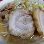 ラーメン二郎 - 豚