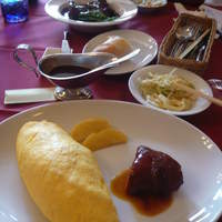 びふてき洋食存じやす - オムライスの中にはとろとろのチーズが入ってま～す☆おいしい！