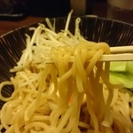 麺匠 竹虎 - おろし生姜の味噌豚つけ麺の麺アップ