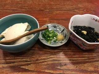 Jimbee - おぼろ豆腐(190円税込)、わかめの三杯酢和え(90円税込)