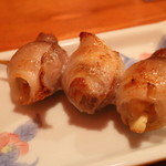 鶴千 - うずらの玉子とスモークチーズの豚バラ巻き