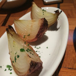 CRAFT BEER HOUSE molto!! - 淡路玉ねぎのオーブン焼き
      甘くとろける食感にほっぺたおちる