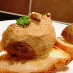 ビストロ サイトウ - 豚肉とクルミのリエットアップ写真。