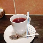 ビストロ サイトウ - ローズヒップティー400円。