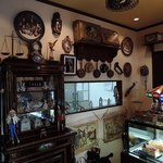 PATISSERIE LACROIX - あちらこちらに遊び心あふれる小物が飾られ洒落た雰囲気