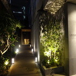 レフェルヴェソンス - 奥に玄関があります