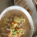 永井食堂 - 味噌ラーメン650円と餃子350円。