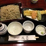 遊喜 - 朝〆穴子と野菜三点の天ぷらそば、1,200円（普通盛りの場合）