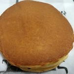 ユキタヤ菓子舗 - 楼門どら焼きはきれいに焼かれていて美味しいですね。