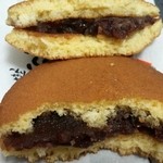 ユキタヤ菓子舗 - 楼門どら焼き　小豆　断面図