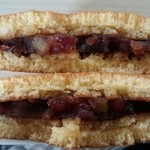 ユキタヤ菓子舗 - 楼門どら焼き　栗　断面図