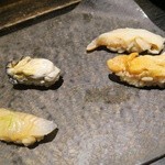 鮨ノ蔵 - タイ　牡蠣　ホッキ　赤貝